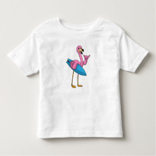 Flamingo als Surfer mit Surfboard Kleinkind T-shirt