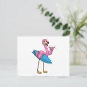 Flamingo als Surfer mit Surfboard Postkarte (Stehend Vorderseite)