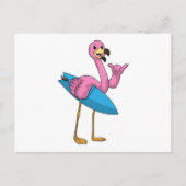 Flamingo als Surfer mit Surfboard Postkarte (Vorderseite)