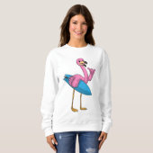 Flamingo als Surfer mit Surfboard Sweatshirt (Vorne ganz)