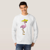 Flamingo am Strand mit Hat T-Shirt (Vorne ganz)