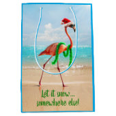 Flamingo am Strand Mittlere Geschenktüte (Vorderseite)