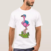 Flamingo as Hiker with Backpack T-Shirt (Vorderseite)