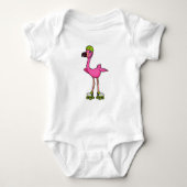 Flamingo as Skater with Roller skates & Helmet Baby Strampler (Vorderseite)