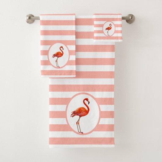 Flamingo auf Coral & White Strip Badetuch Set (Insitu)