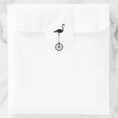 Flamingo auf einer Wheel Quirky-Silhouette Runder Aufkleber (Tasche)