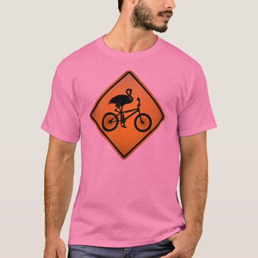 Flamingo auf Fahrrad-Warnzeichen T-Shirt (Vorderseite)