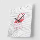 Flamingo auf Washed Wood Quadratische Wanduhr (Winkel)