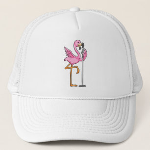Flamingo beim Singen mit Mikrofon Truckerkappe