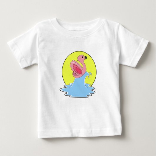 Flamingo beim Surfen im Wasser Baby T-shirt (Vorderseite)