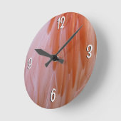 Flamingo Feathers in Pink-Schatten Runde Wanduhr (Winkel)
