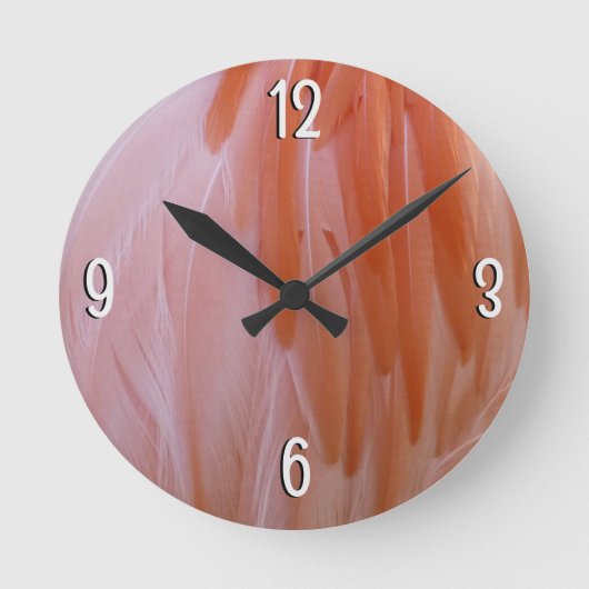 Flamingo Feathers in Pink-Schatten Runde Wanduhr (Vorderseite)