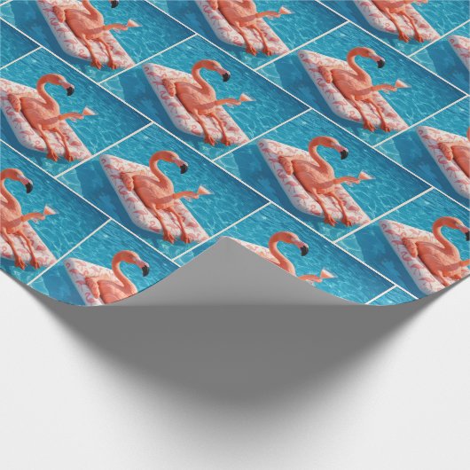 Flamingo Floating With a Cocktail In a Pool Geschenkpapier (Ecke)