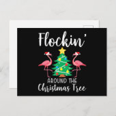 Flamingo | Flockin rund um den Weihnachtsbaum Flam Einladungspostkarte (Vorne/Hinten)