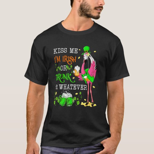 Flamingo Kiss Me Im Irish oder Betrunken Patricks  T-Shirt (Vorderseite)