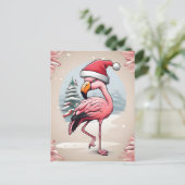 Flamingo mit Weihnachtsmannmütze neben Weihnachtsb Postkarte (Stehend Vorderseite)