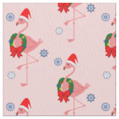 Flamingo mit Weihnachtsmannmütze und Wreath Stoff (Nahaufnahme)
