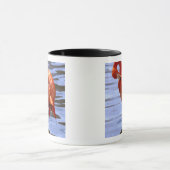 Flamingo on leg in water tasse (Zentrum)