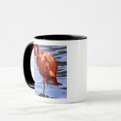 Flamingo on leg in water tasse (Vorderseite Links)