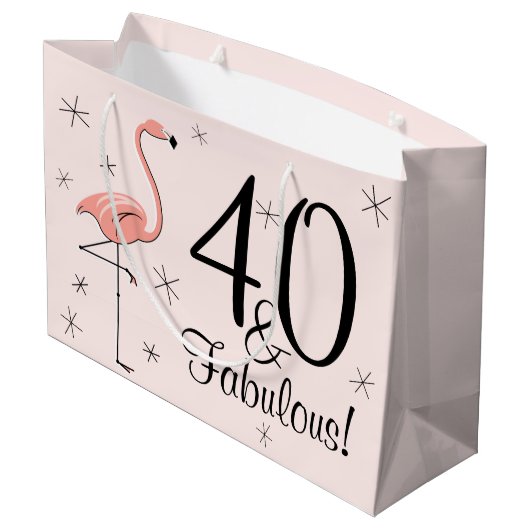 Flamingo Pink '40 und Fabulous!' Geschenktasche Große Geschenktüte (Rückseite Schrägansicht)
