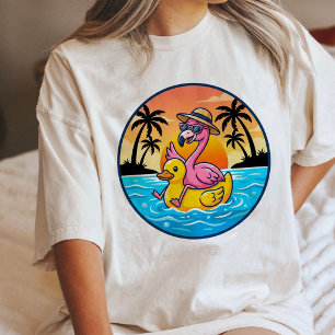 Flamingo reitet auf einer Gummiente im tropischen Tri-Blend Shirt