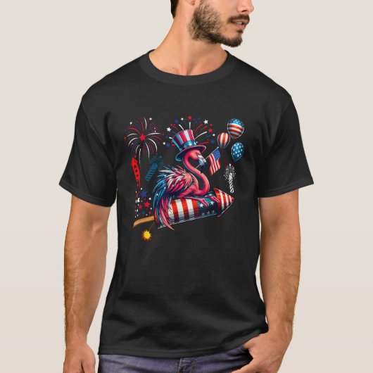 Flamingo Riding Firecracker US Flag 4. Juli Fi T-Shirt (Vorderseite)