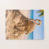 Flamingo-Sandskulptur am tropischen Strand Puzzle (Horizontal)