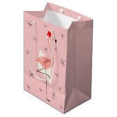 Flamingo Santa Pink Geschenktasche Medium Mittlere Geschenktüte (Vorderseite Schrägansicht)