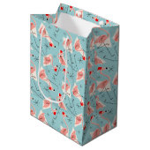 Flamingo Santas Blue Multi Geschenktasche Medium Mittlere Geschenktüte (Vorderseite Schrägansicht)