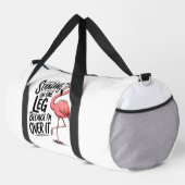 Flamingo Steht Auf Einem Bein Über Duffle Bag (Rechte Ecke)