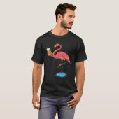 Flamingo trinkt Bier T-Shirt (Vorne ganz)