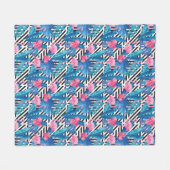 Flamingo u. Palmen auf geometrischem Muster Fleecedecke (Vorderseite (Horizontal))