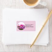 Flamingo und Blumen auf Rosa  Adressaufkleber (Insitu)