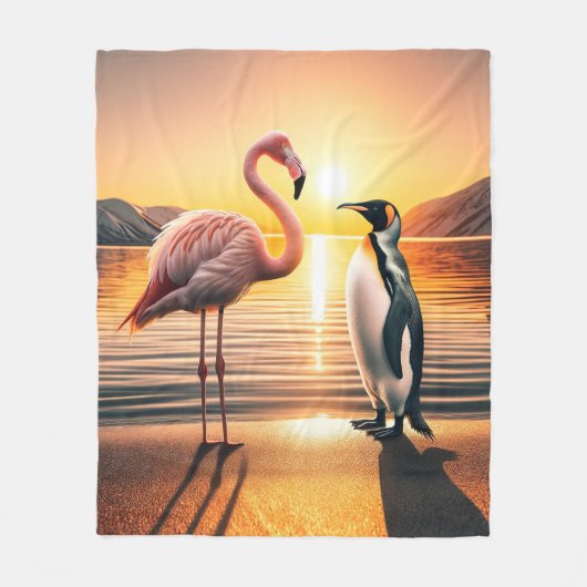 Flamingo und Penguin Sunset Encounter Fleecedecke (Vorderseite)