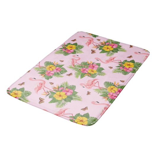 Flamingo und Schmetterlinge 1 Badematte (Schrägansicht)