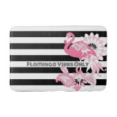 Flamingo Vibes only Black & White Strip Flamingo Badematte (Vorderseite)