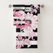 Flamingo Vibes only Black & White Strip Flamingo Badhandtuch Set (Insitu)