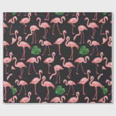 Flamingo-Vogel mit Monstera-Palm-Blätter Muster.  Geschenkpapier (Flach)