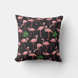 Flamingo-Vogel mit Monstera-Palm-Blätter Muster.  Kissen