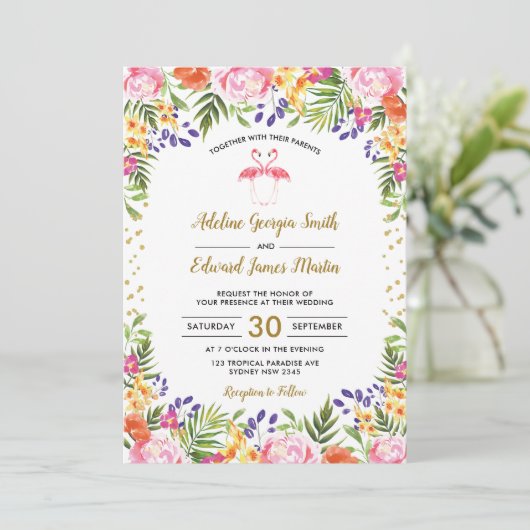 Flamingo Wedding Tropical Floral Palm Blätter Gold Einladung (Stehend Vorderseite)