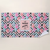 Flamingos auf mutigem Entwurfs-Muster Strandtuch (Vorderseite)