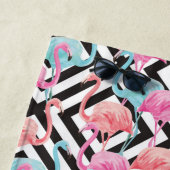 Flamingos auf mutigem Entwurfs-Muster Strandtuch (Beispiel)