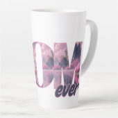 Flamingos in einer Traumwelt - best Mom ever Milchtasse (Rechte Ecke)