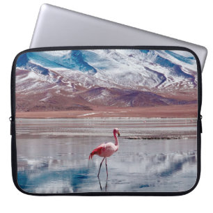 Flamingos in Lagoon in Salt Flats, Bolivien. Salar Laptopschutzhülle