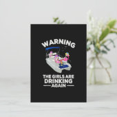 Flamingos warnend die Mädchen trinken wieder Spaß Einladung (Stehend Vorderseite)