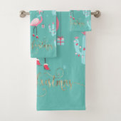 Flamingos Weihnachtsmannmütze präsentiert Schneefl Badhandtuch Set (Insitu)