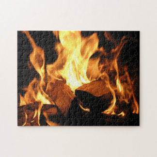 Flammen auf brennenden Holzscheiten Puzzle