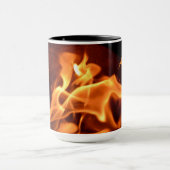 Flammen des Feuers schlagen Tasse (Zentrum)