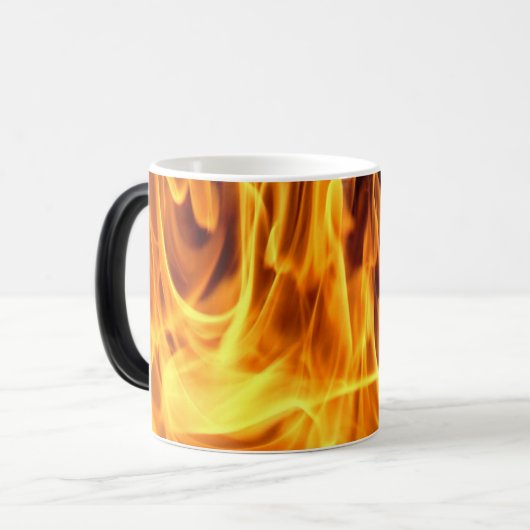 Flammen, die Tasse verwandeln (Vorderseite Links)