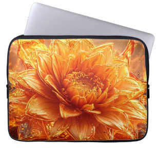 Flammen fliegen um eine Blume herum Laptopschutzhülle